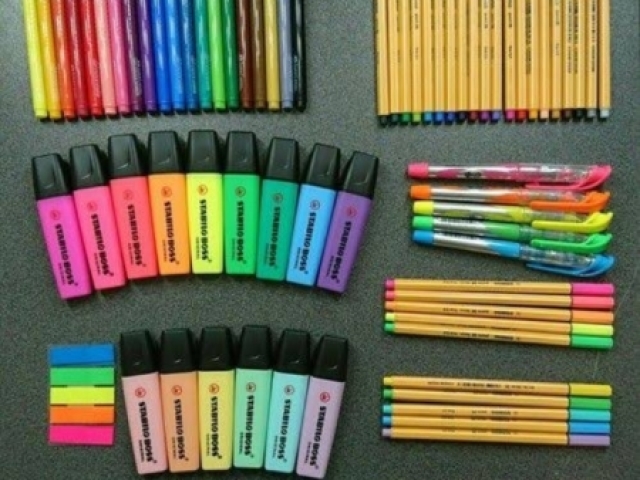 Material escolar neon