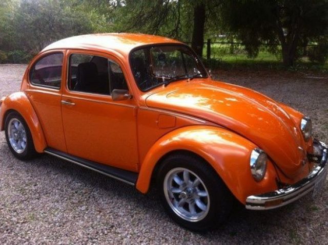 Volkswagen beetle Orange