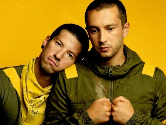 Twenty one pilots