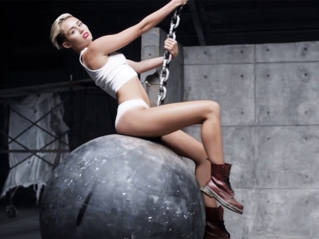 Wrecking Ball - Miley Cyrus