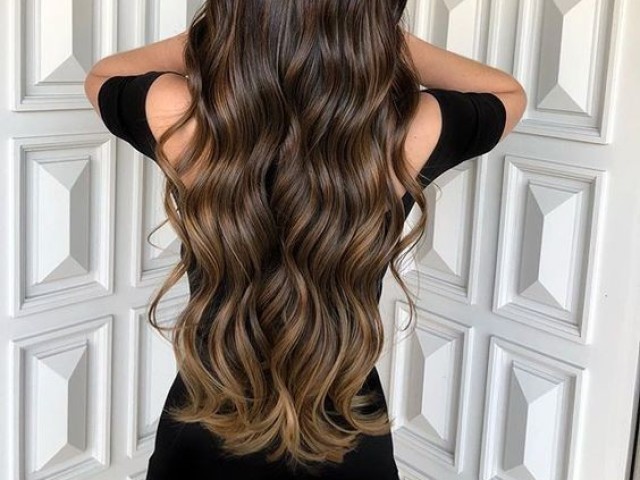 Cabelo longo com babyliss