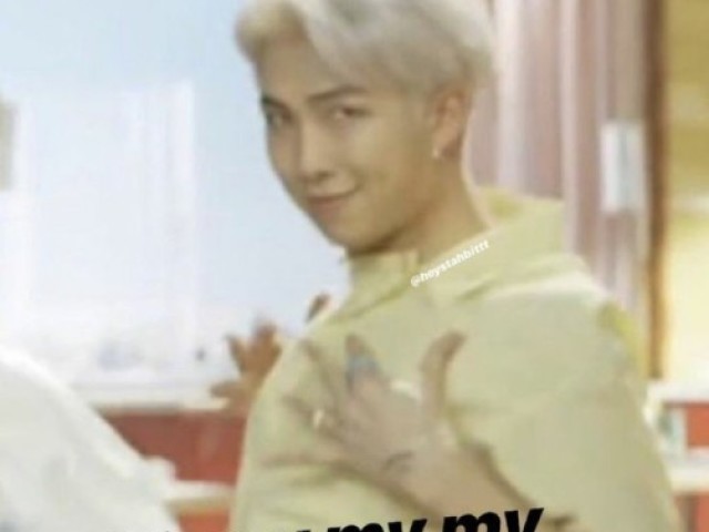 "Eu vou para o show do BTS... Eu vou para o show do BTS... Lalalala🎶"
*faz dancinha comemorativa"