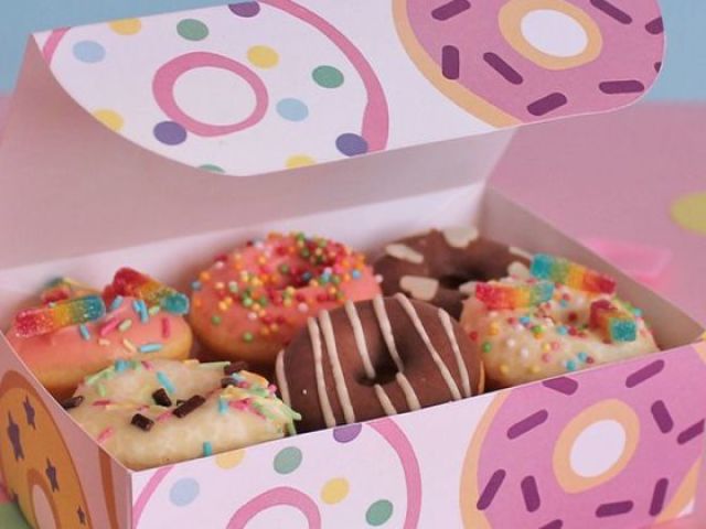 Eu como donuts <3