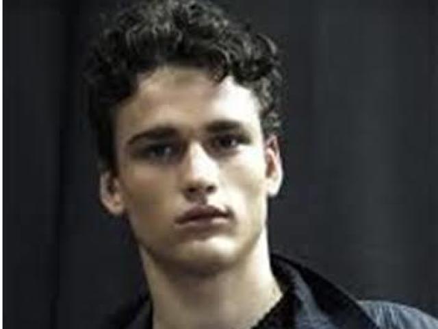 José Amarau
- 21 anos