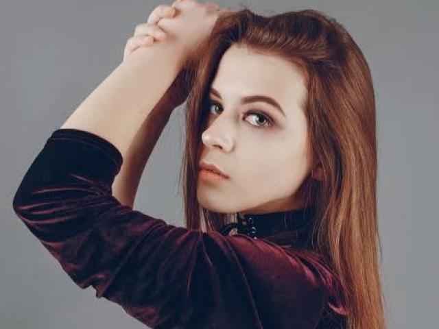 Ryanna Almeida
- 25 anos