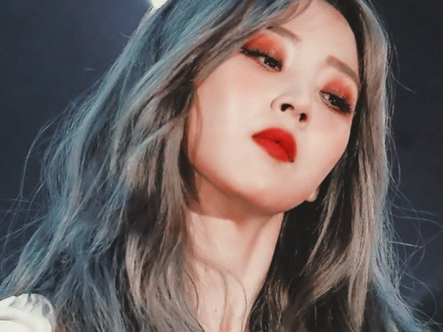 Moon Byul-yi