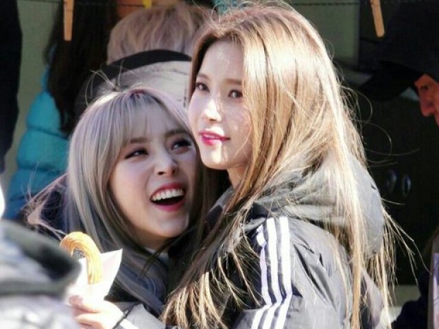 Moonbyul e Solar