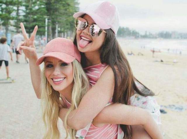 Monte seu final de semana com sua melhor amiga