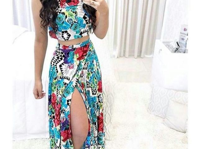 Uma roupa vibrante com um decote perfeito 🥰🤭