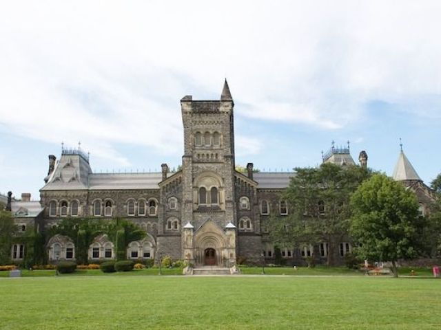 Universidade de Toronto ( Canadá)