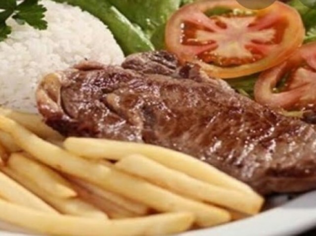 Bife com batata frita