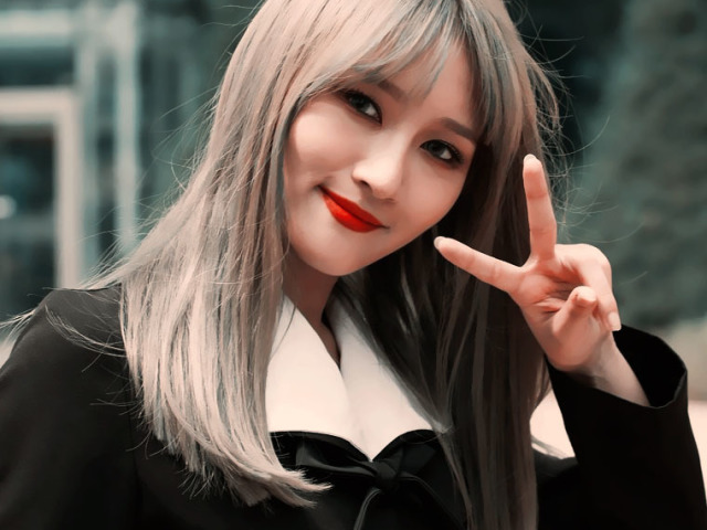 4. Siyeon (DreamCatcher)