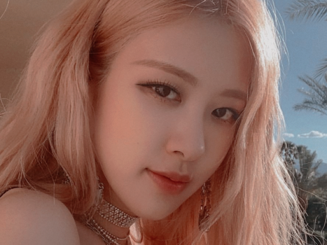 8. Rosé (BlackPink)