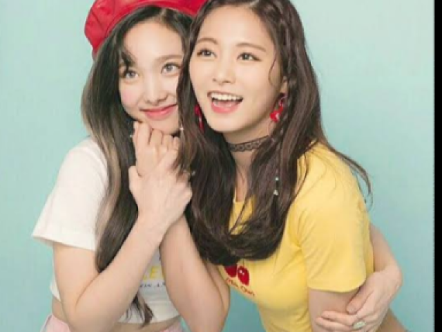 Nayeon e Tzuyu