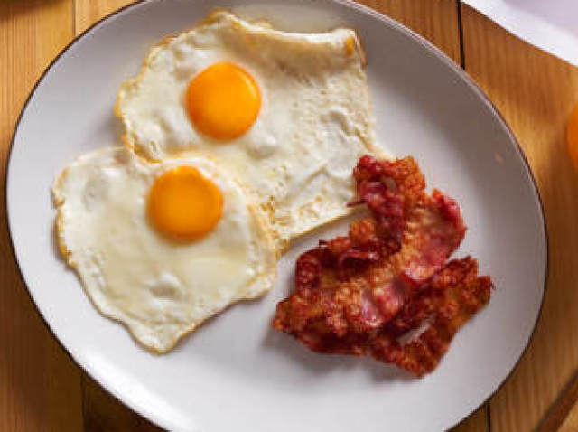 ovos e bacon