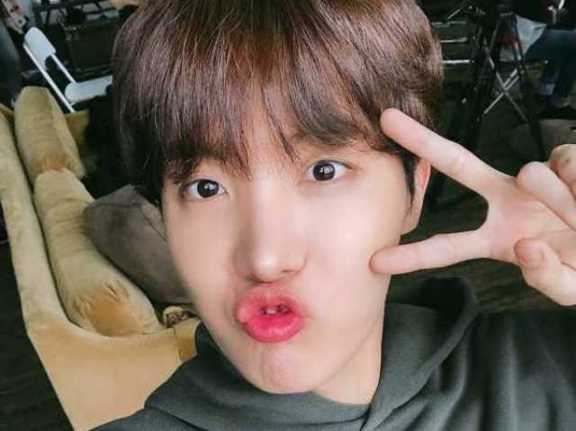 Aaahh NOSSO SOLZINHO TÃO PERFEITO HOSEOK EU TE AMO