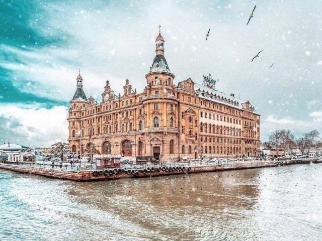πvisitar um castelo da cidadeπ