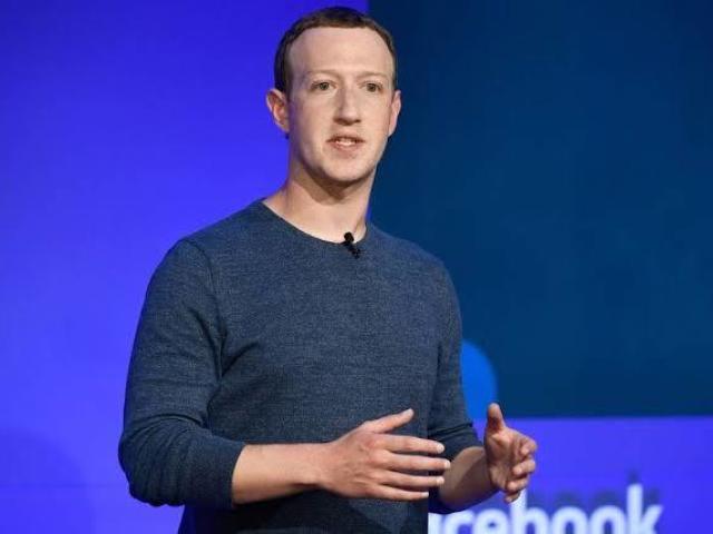 Mark zuckerberg
( praticamente dono do facebook)