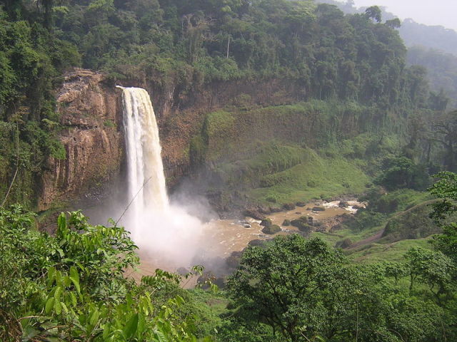 Amo natureza, então pra mim nem precisa ter castelo morar em uma boa ilha ou floresta já é o bastante se estiver cercada de pessoas que amo