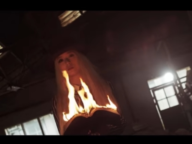 Red light - f(x)