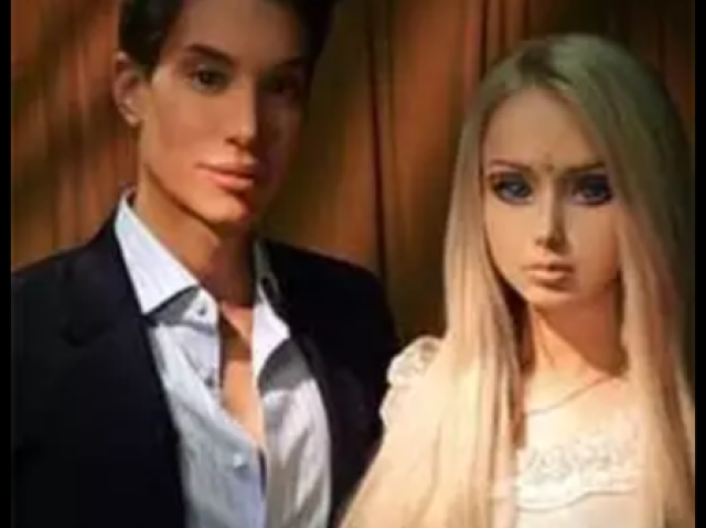 (1)eu sou a barbie e ele e meu ken...