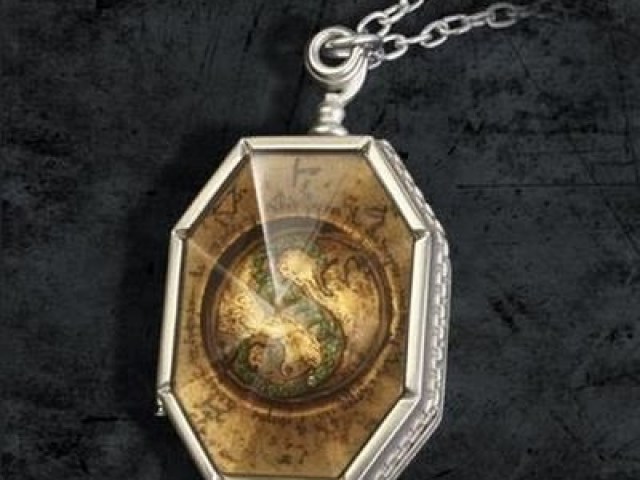 Medalhão de Salazar Slytherin