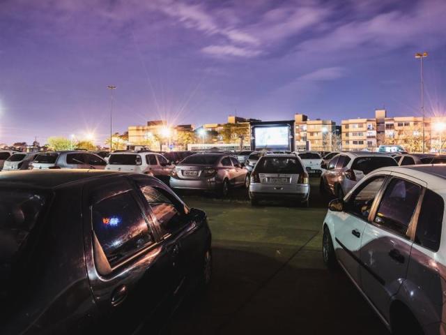 Sempre quisemos ir à um cinema drive in, então S/R aproveitou oportunidade.