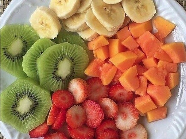 SUAS FRUTAS FAVORITAS