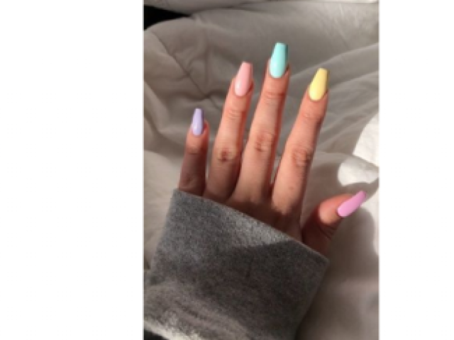 Unhas Tom Pastel