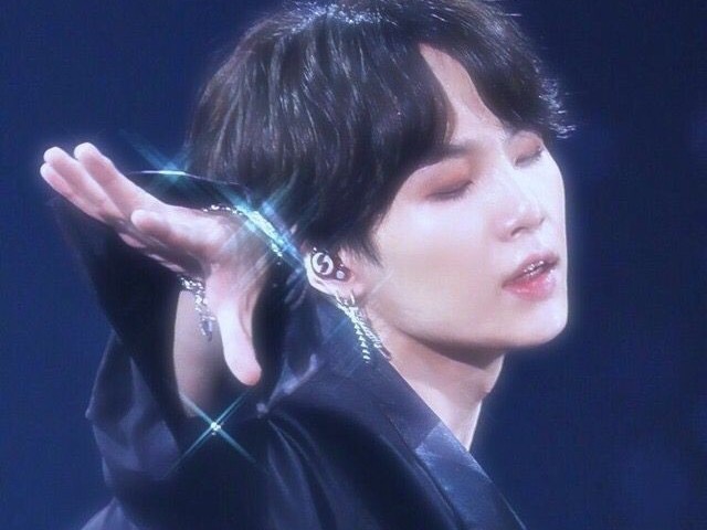 Suga=^._.^= ∫