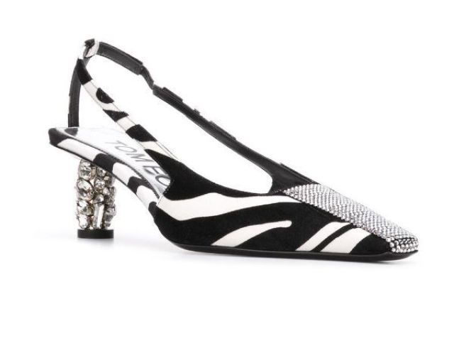 TOM FORD
Sapato com aplicações
R$23.447