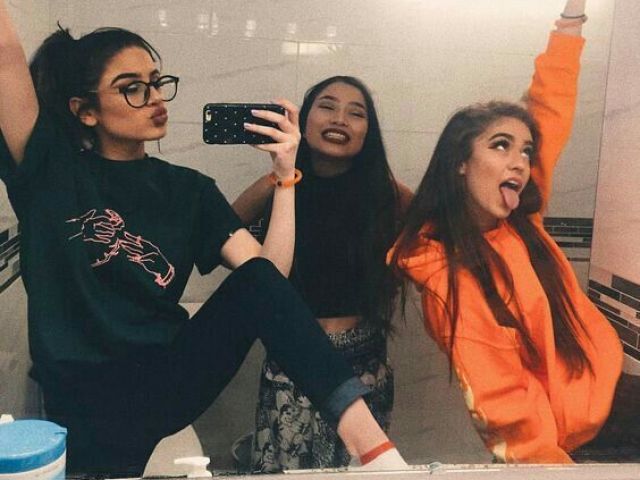👯♀️