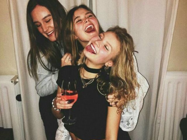 👯♀️