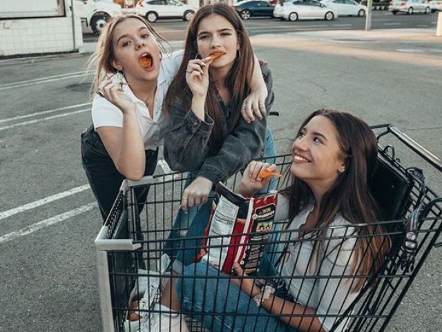 👯♀️