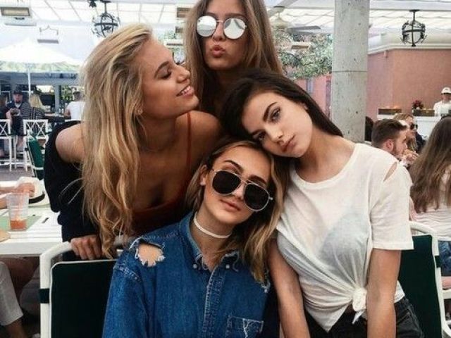 👯♀️