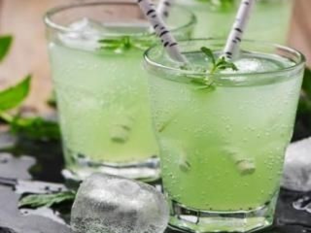 Drinks com forte teor de álcool e nenhuma opção para crianças