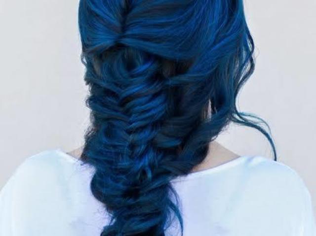 Azul escuro