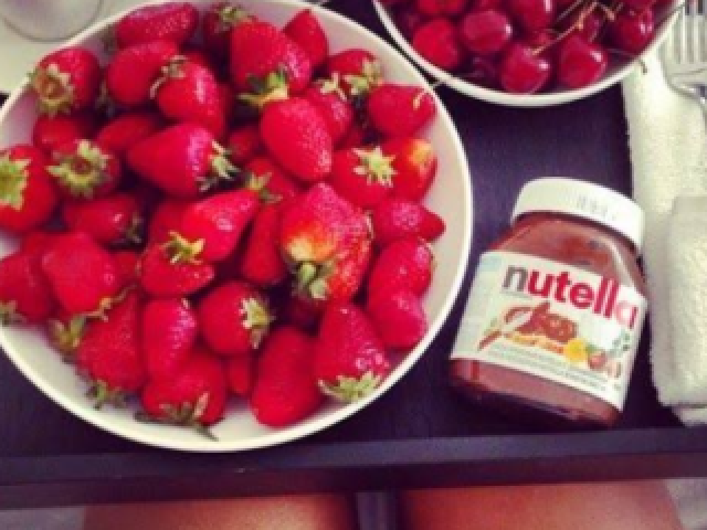 Frutas com nutella 💕