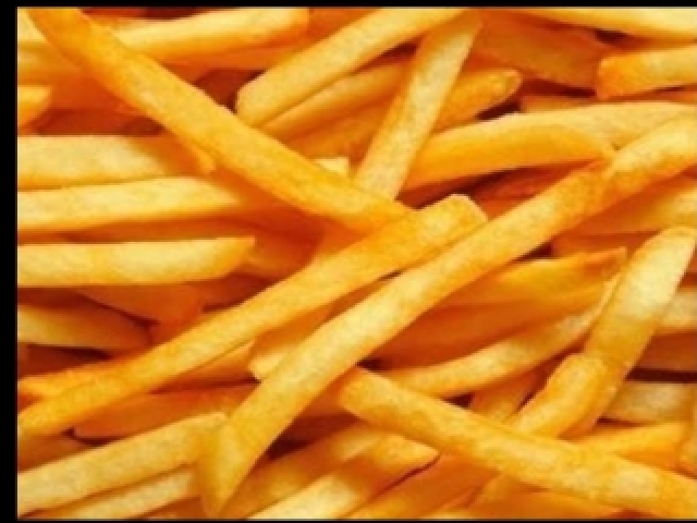 BATATAS FRITAS