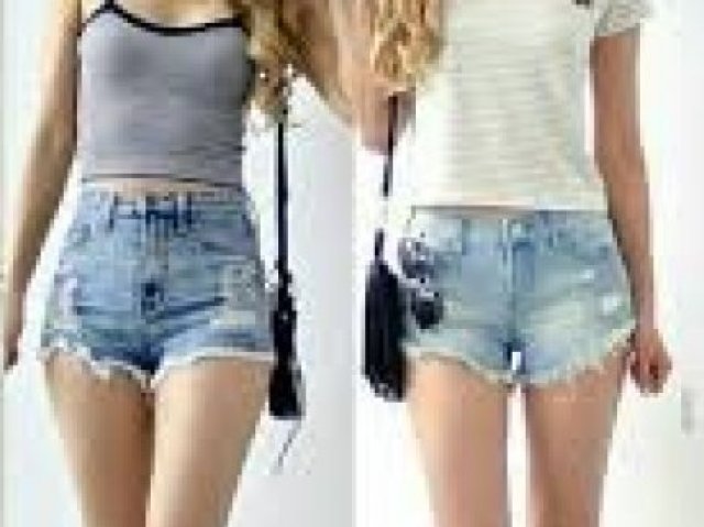 blusa e shorts curto