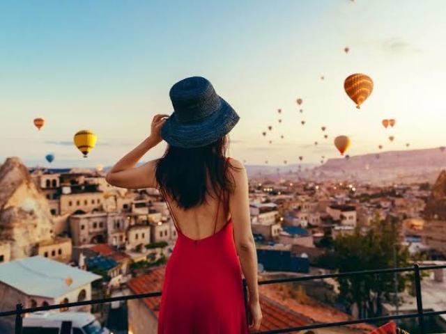 Escolha os looks e diremos para qual cidade viajar!
