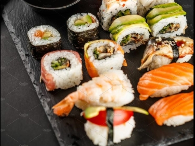 Café da manhã é a refeição mais importante,então pode me trazer sushi.