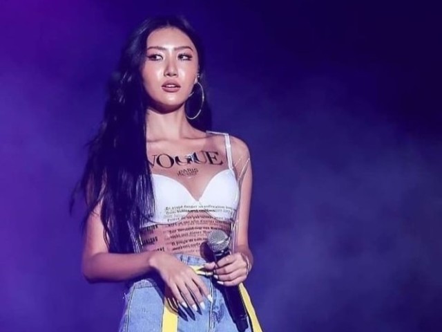 Hwasa (mamamoo)