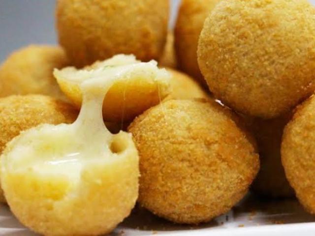 Bolinha de queijo.