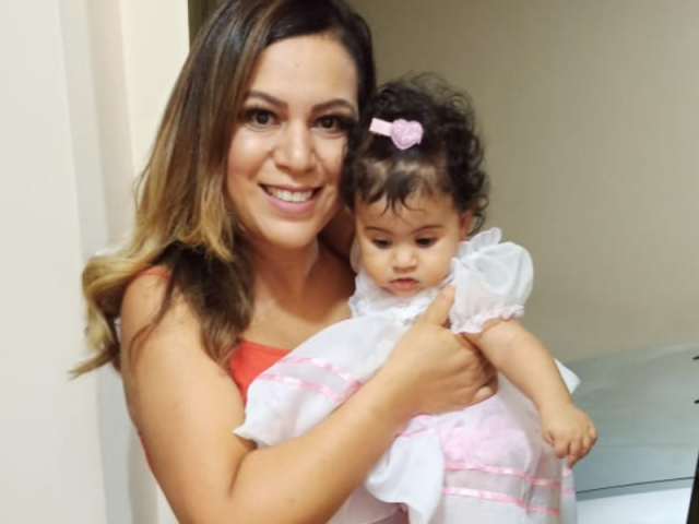 Com um bebê mega fofoooo