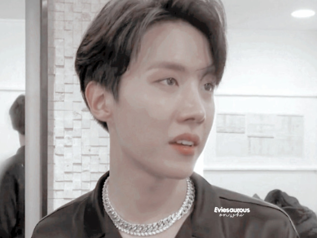 Hoseok (J-Hope).