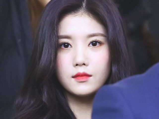 1 - Eunbi (Iz*One)