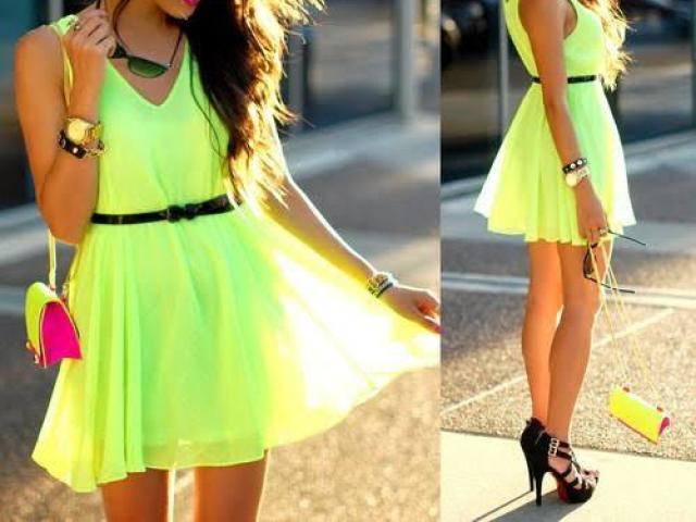 Esse sim é um look neon