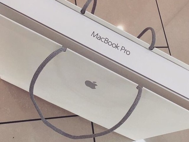 Macbook.