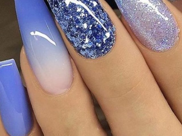 Azul com glitter